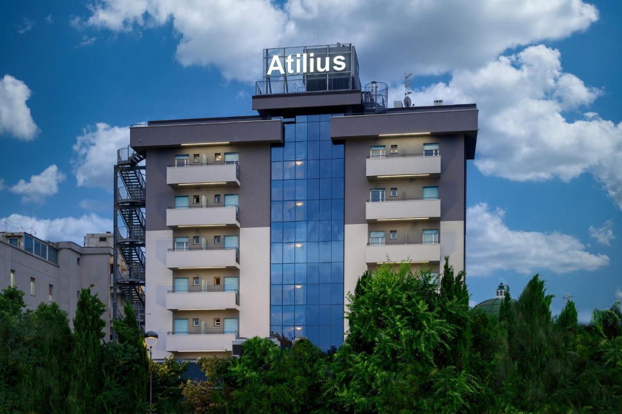 Atilius Hotel & Suites Риччоне Екстер'єр фото